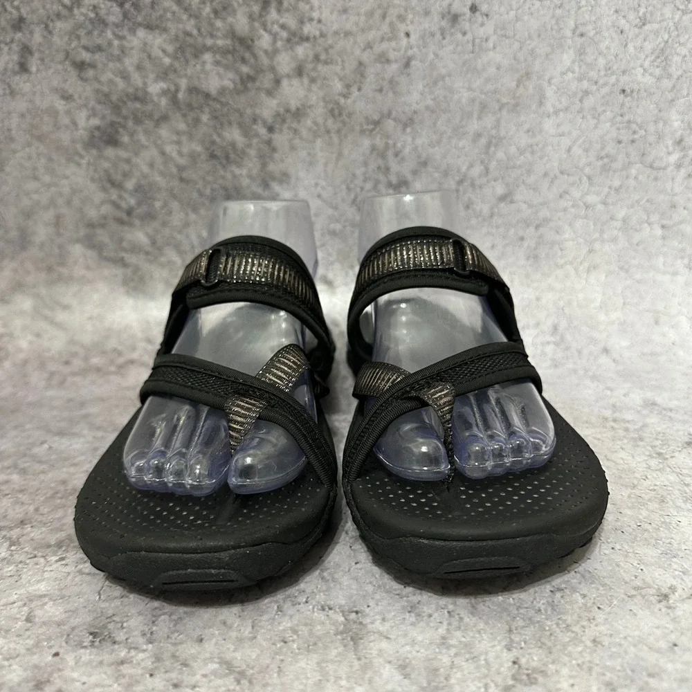 Skechers please see